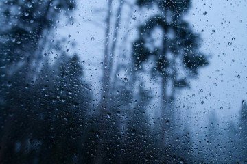 A condição climática é resultado da aproximação de um novo sistema meteorológico, que deve causar impactos mais fortes entre o domingo (29) e a segunda-feira (30) -  (crédito: Reprodução/Freepik)