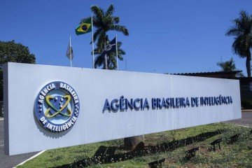 Os funcionários também decidiram mover uma ação na Justiça para pedir o afastamento do chefe da instituição -  (crédito: Antônio Cruz/Agência Brasil)