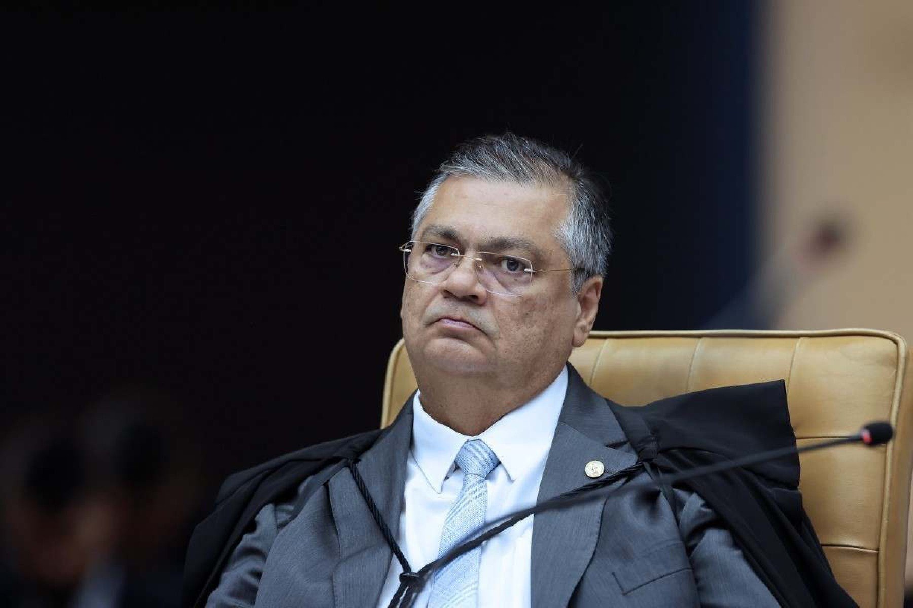Dino publica resposta de IA do WhatsApp sobre liberdade de expressão