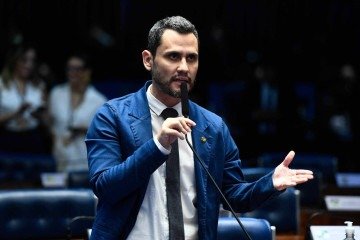 Parlamentar criticou o ministro Alexandre de Moraes e o STF após a Corte solicitar um parecer da Procuradoria-Geral da República sobre um possível pedido de prisão do ex-presidente -  (crédito: Roque de Sá/Agência Senado)