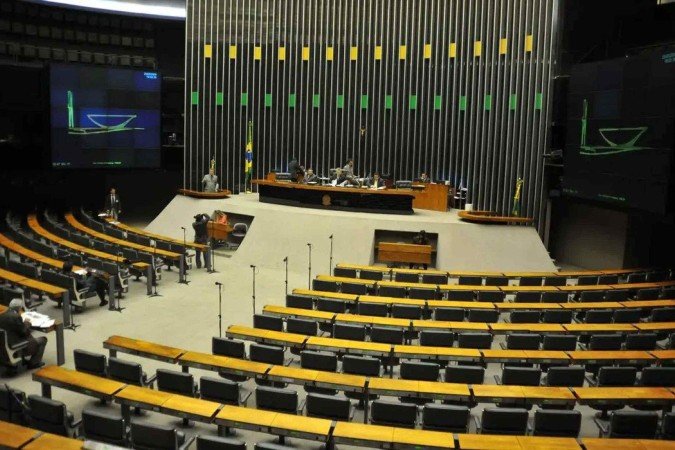 Lei Sarah Raíssa: Câmara aprova projeto sobre uso consciente de tecnologia