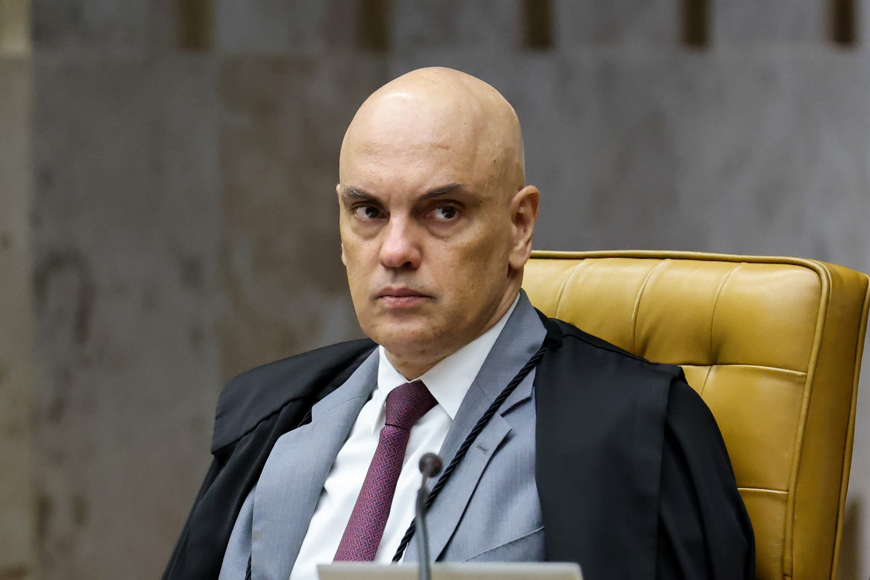 Moraes abre novo inquérito contra Carla Zambelli