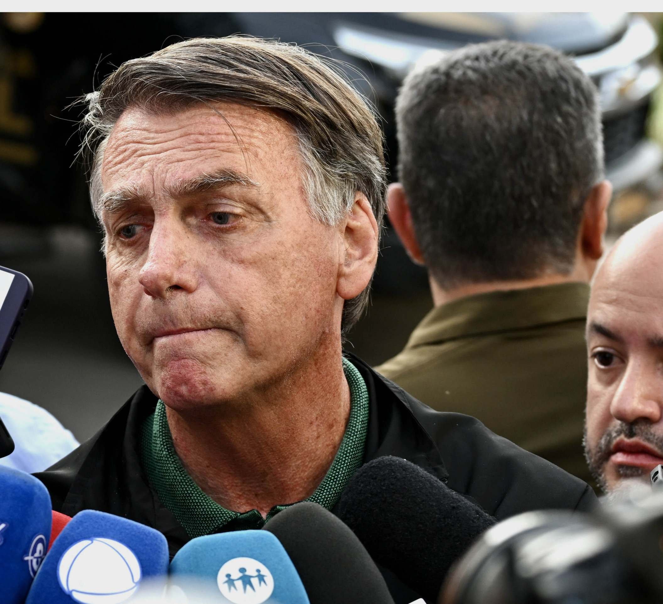 Bolsonaro: milhões para Eduardo e distância de Zambelli
