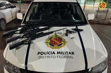 O homem possuía, em sua residência, três espingardas e uma pistola  -  (crédito: PMDF)