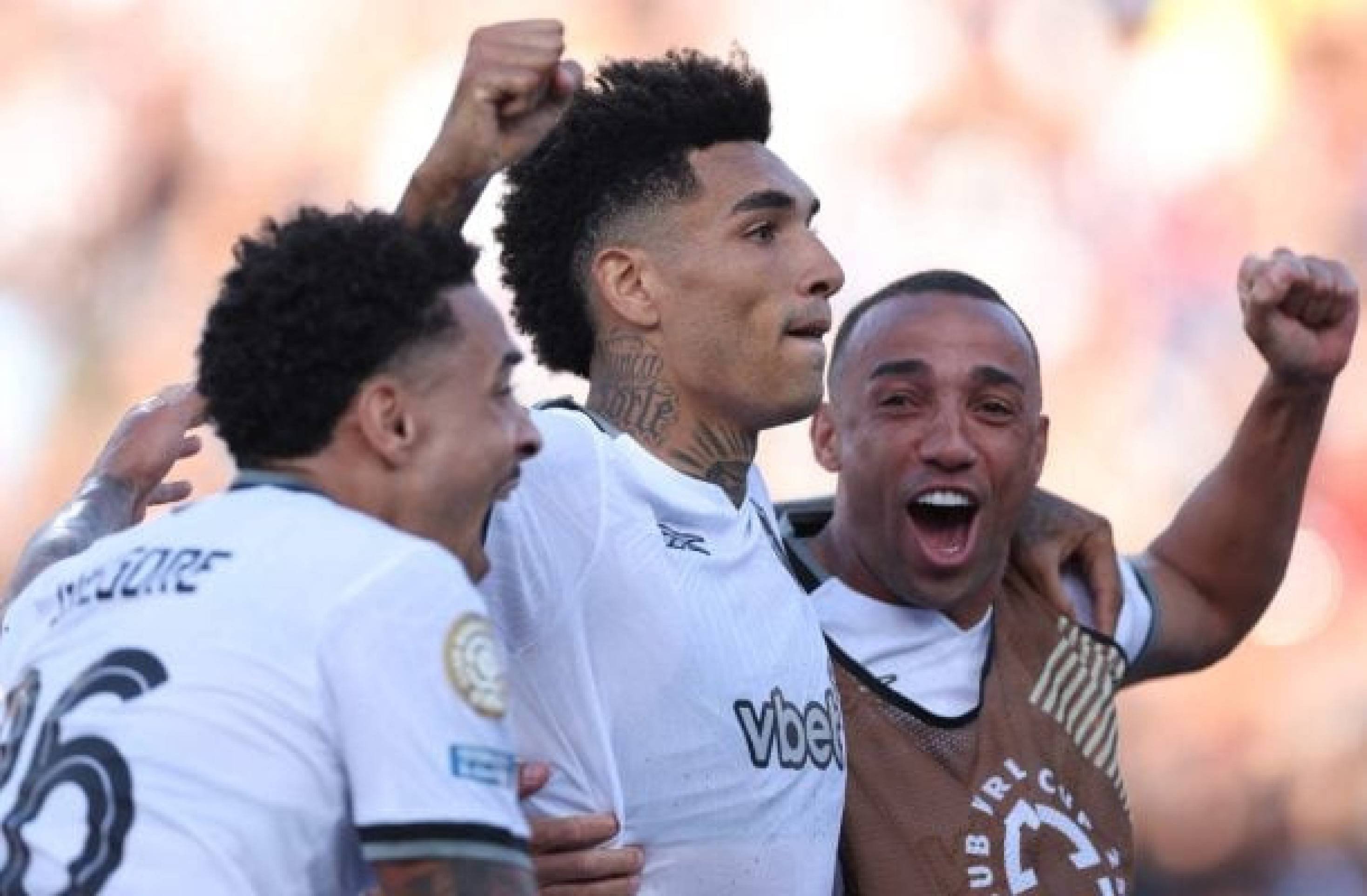 A Estrela Solitária brilha intensamente