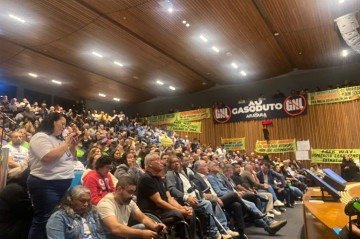 Cerca de 1 mil pessoas compareceram à reunião promovida pelo GDF para debater o projeto de lei -  (crédito: Maria Eduarda Lavocat)