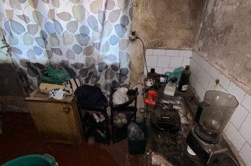 Resgate ocorreu após a 14ª DP receber uma denúncia anônima informando sobre os gritos e xingamentos frequentes do filho, proferidas contra a mãe -  (crédito: Divulgação/PCDF)